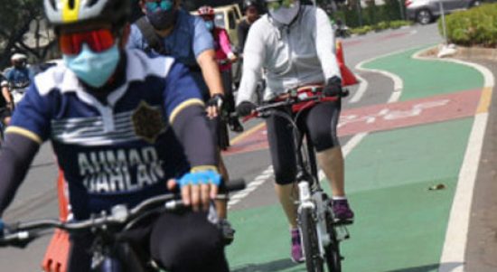Kebahagiaan Bersepeda Mengelilingi Jakarta
