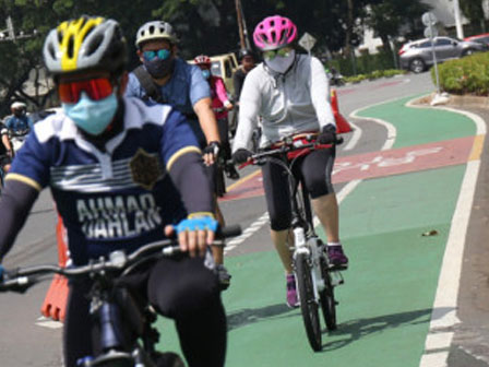 Kebahagiaan Bersepeda Mengelilingi Jakarta