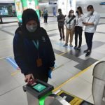 Kartu Transportasi dan Aplikasi Terintegrasi JakLingko Kartu Transportasi dan Aplikasi Terintegrasi JakLingko