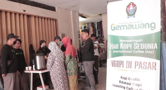 Hari Kopi Sedunia, Nikmati Kopi Gratis di Pasar Kliwon Temanggung